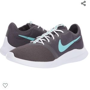 NIKE VTR WOMEN'S RUNNING SHOE
11